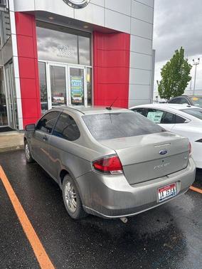 Gray 2008 Ford Focus SES