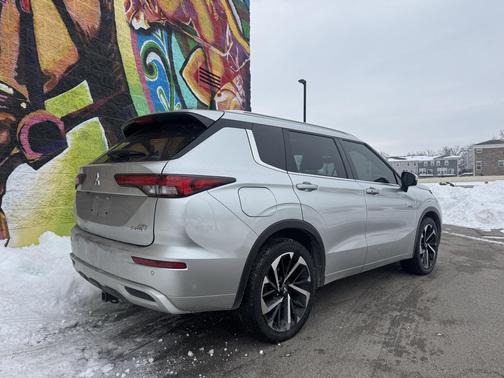 2023 Mitsubishi Outlander PHEV SEL