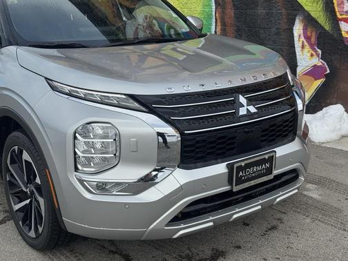2023 Mitsubishi Outlander PHEV SEL