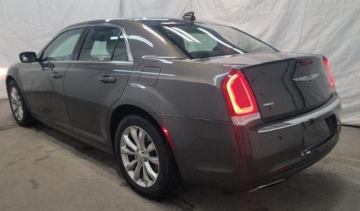 2017 Chrysler 300 Limited