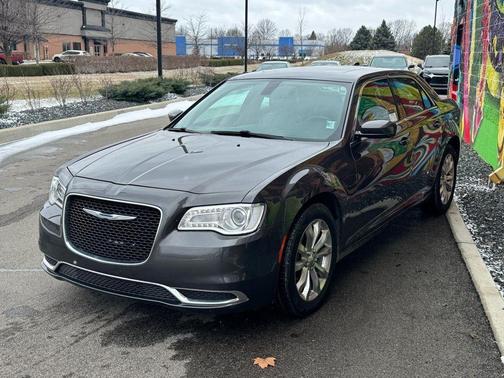 2017 Chrysler 300 Limited