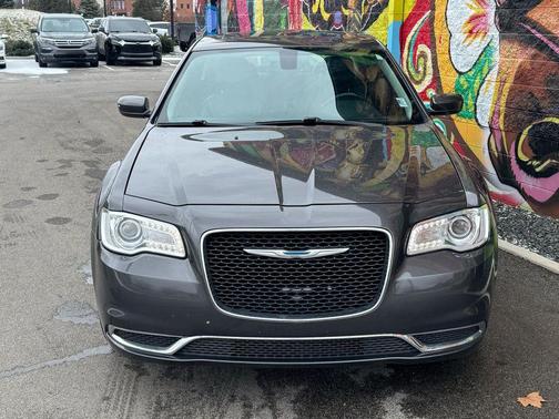 2017 Chrysler 300 Limited