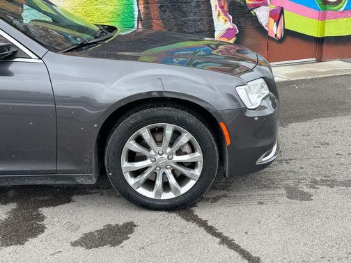 2017 Chrysler 300 Limited