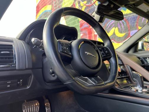 2014 Jaguar F-TYPE V8 S