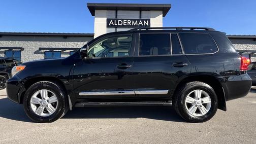 2013 Toyota Land Cruiser Base