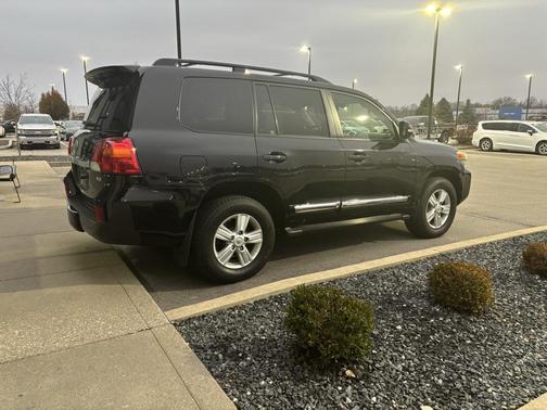 2013 Toyota Land Cruiser Base