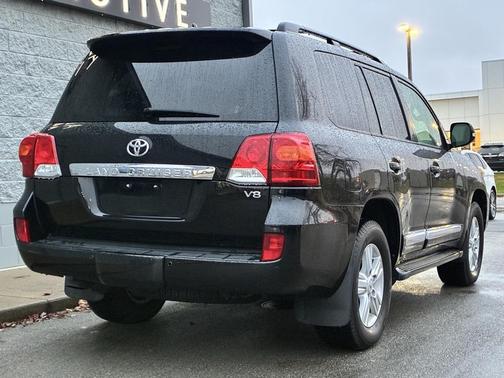 2013 Toyota Land Cruiser Base