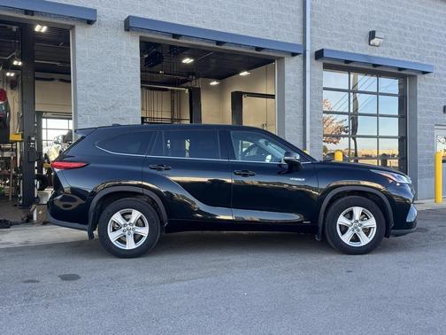 2021 Toyota Highlander Hybrid LE