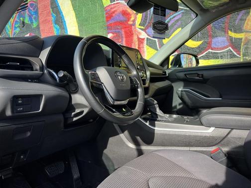 2021 Toyota Highlander Hybrid LE