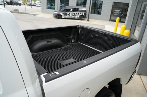 2018 RAM 2500 SLT Crew Cab 4x4 6'4' Box