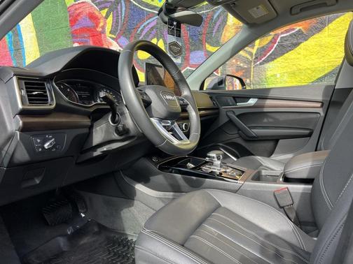 2022 Audi Q5 45 S line Premium