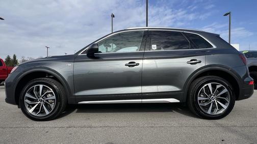 2022 Audi Q5 45 S line Premium
