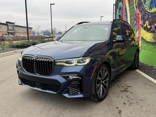 2022 BMW X7 M50i