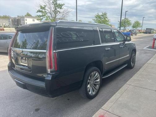 2019 Cadillac Escalade ESV Luxury