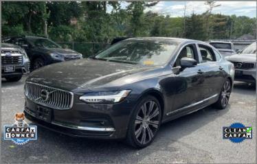 Platinum Grey Metallic 2023 Volvo S90 B6 Ultimate