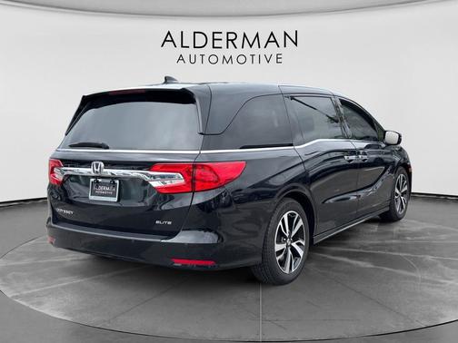 Crystal Black Pearl 2019 Honda Odyssey Elite