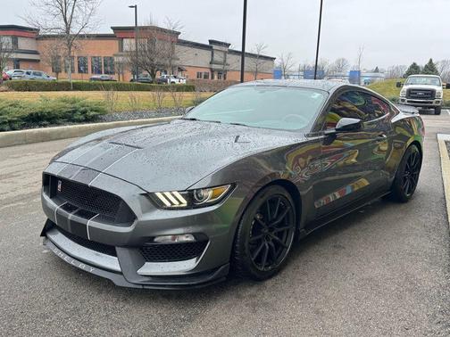 2017 Ford Shelby GT350 Base