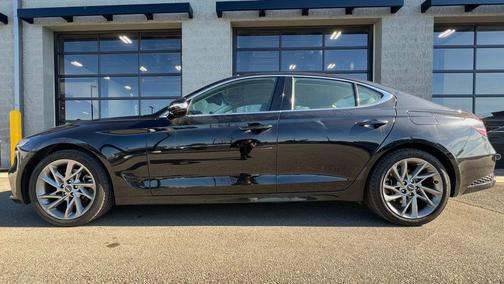 2022 Genesis G70 2.0T AWD