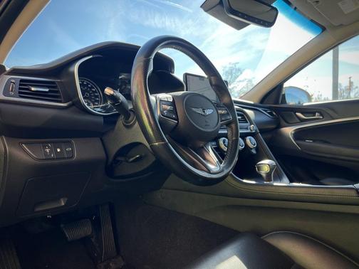 2022 Genesis G70 2.0T AWD