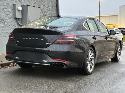 2022 Genesis G70 2.0T AWD