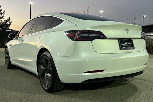 2019 Tesla Model 3 Standard Range Plus