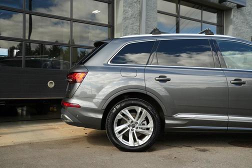 2021 Audi Q7 45 Premium Plus