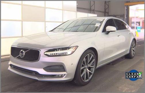 Bright Silver Metallic 2018 Volvo S90 T5 Momentum