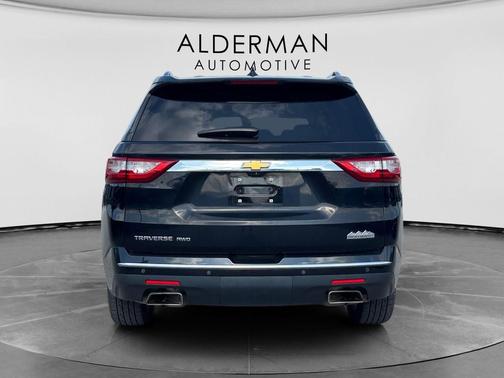 Mosaic Black Metallic 2018 Chevrolet Traverse High Country