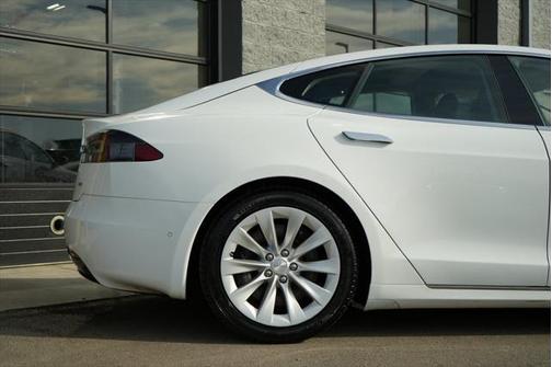2016 Tesla Model S 75D