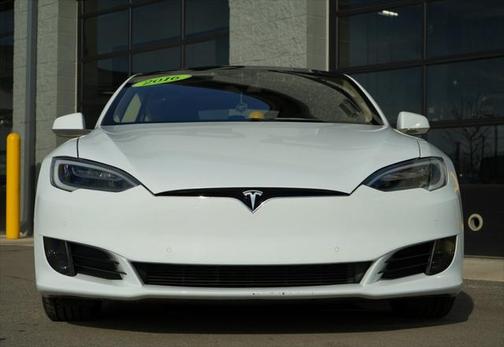 2016 Tesla Model S 75D