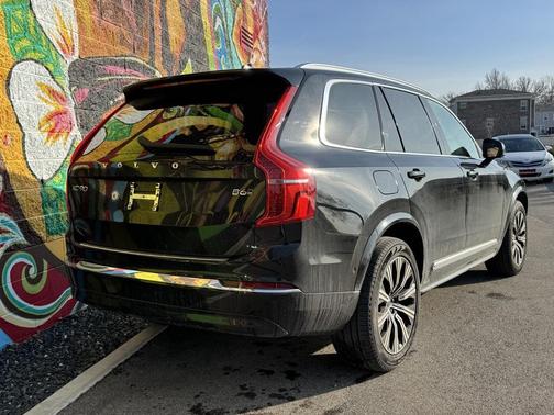 2024 Volvo XC90 B6 Plus Bright Theme 7-Seater