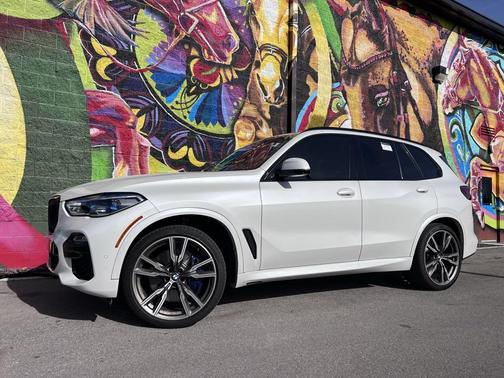 2020 BMW X5 M50i
