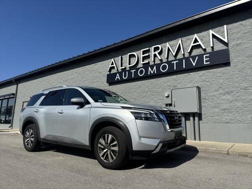2025 Nissan Pathfinder SL 4WD