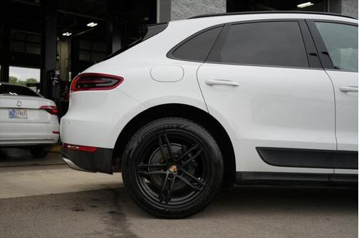 2018 Porsche Macan Base