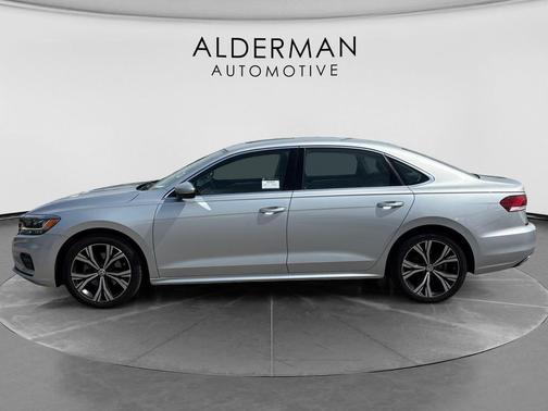 Reflex Silver Metallic 2021 Volkswagen Passat 2.0T SE