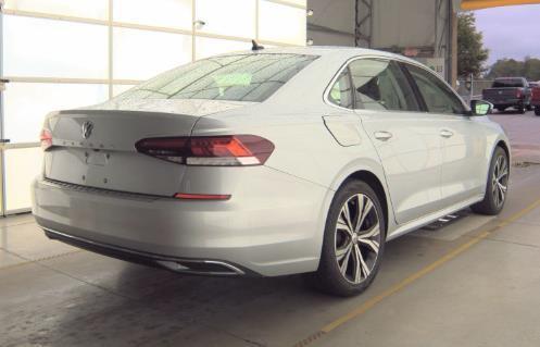 Reflex Silver Metallic 2021 Volkswagen Passat 2.0T SE