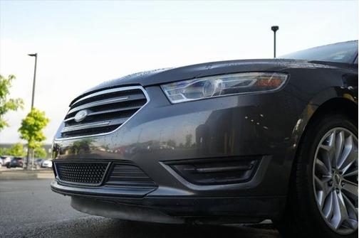 2016 Ford Taurus Limited