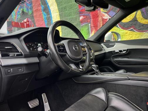 2016 Volvo XC90 T6 R-Design