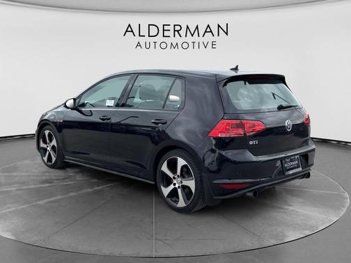 2016 Volkswagen Golf GTI 2.0T SE 4-Door