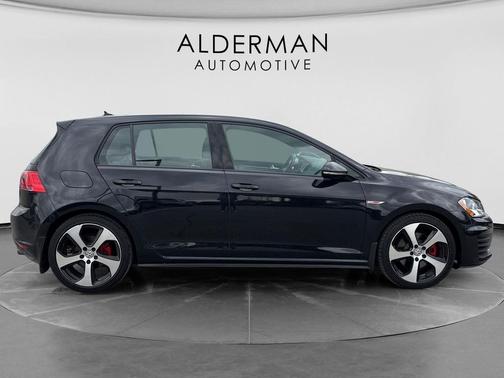 2016 Volkswagen Golf GTI 2.0T SE 4-Door