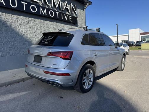 2022 Audi Q5 45 S line Premium