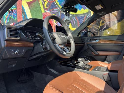 2022 Audi Q5 45 S line Premium