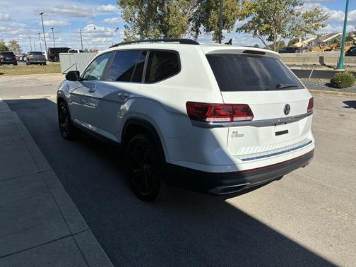 2022 Volkswagen Atlas 2.0T SE w/Technology