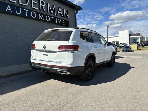 2022 Volkswagen Atlas 2.0T SE w/Technology