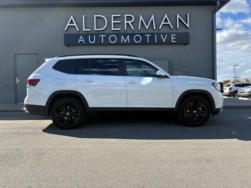 2022 Volkswagen Atlas 2.0T SE w/Technology