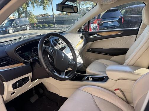2016 Lincoln MKC Select