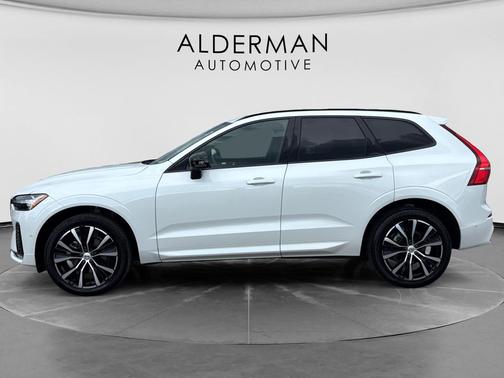 Crystal White Metallic 2024 Volvo XC60 B5 Plus Dark Theme