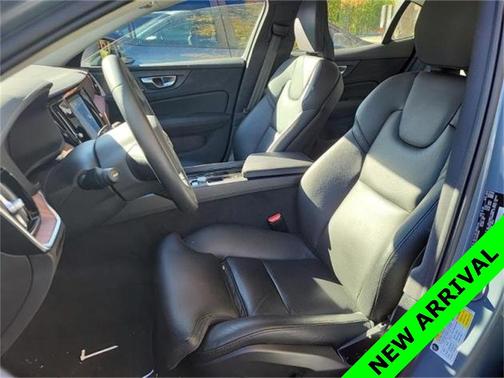 2023 Volvo S60 B5 Ultimate Bright Theme