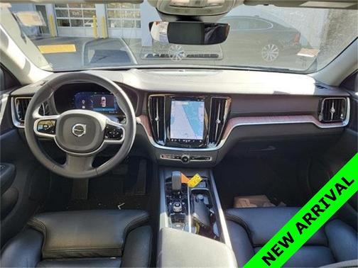 2023 Volvo S60 B5 Ultimate Bright Theme