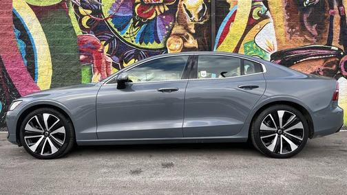 2023 Volvo S60 B5 Ultimate Bright Theme
